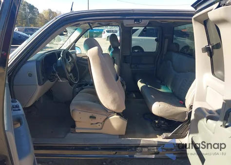 2001 Chevrolet Silverado 1500 Lt z USA, uszkodzony, nr VIN 2GCEC19T611400778